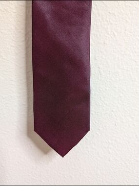 Kenneth Cole Reaction 100% Silk Tie | Burgundy Solid Skinny | 2.5"